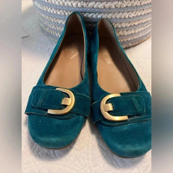 Emerald Green & Matte  Gold Loafers - Picture 3 of 9